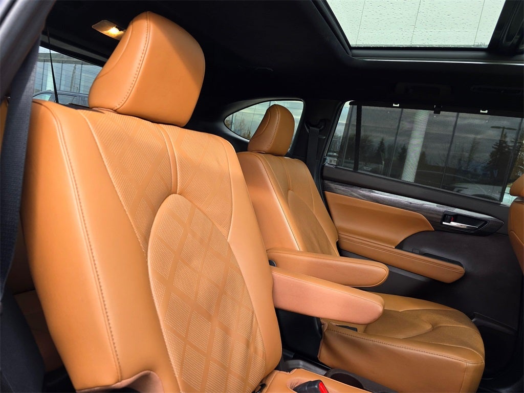 2020 Toyota Highlander Hybrid Platinum