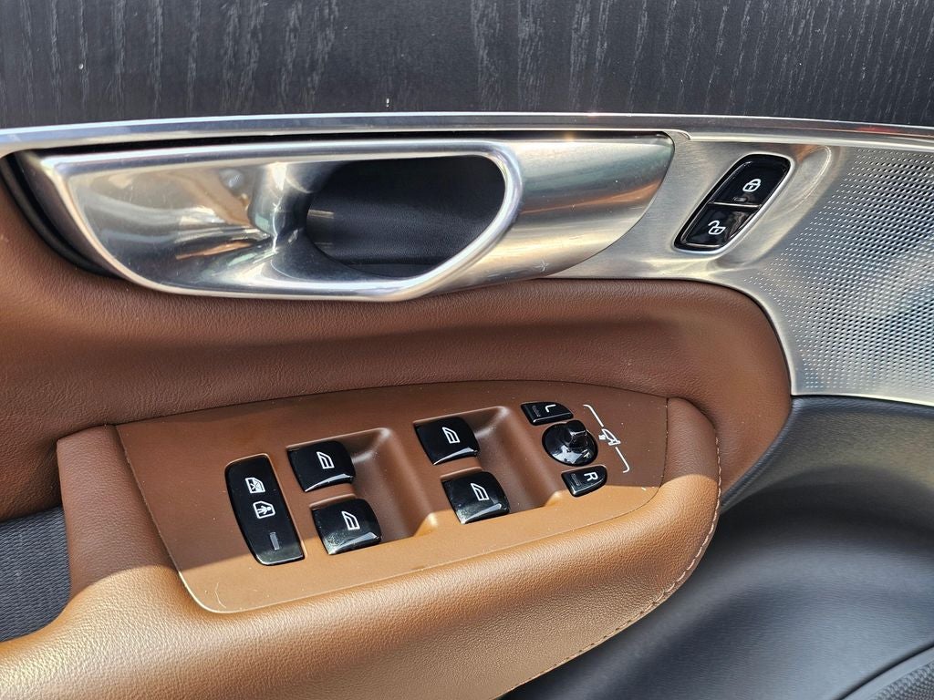 2022 Volvo XC90 Recharge Plug-In Hybrid T8 Inscription Extended Range 7P