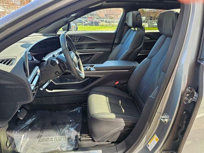 2025 Cadillac LYRIQ Luxury 2