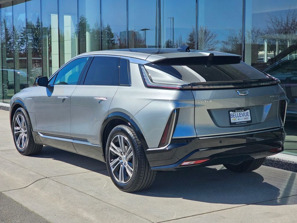 2025 Cadillac LYRIQ Luxury 2
