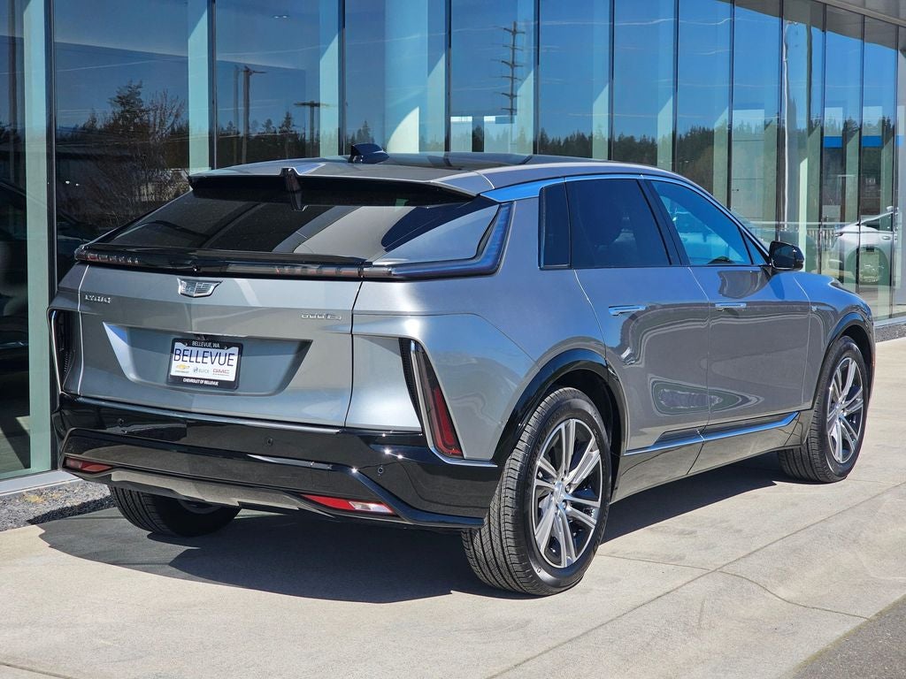 2025 Cadillac LYRIQ Luxury 2