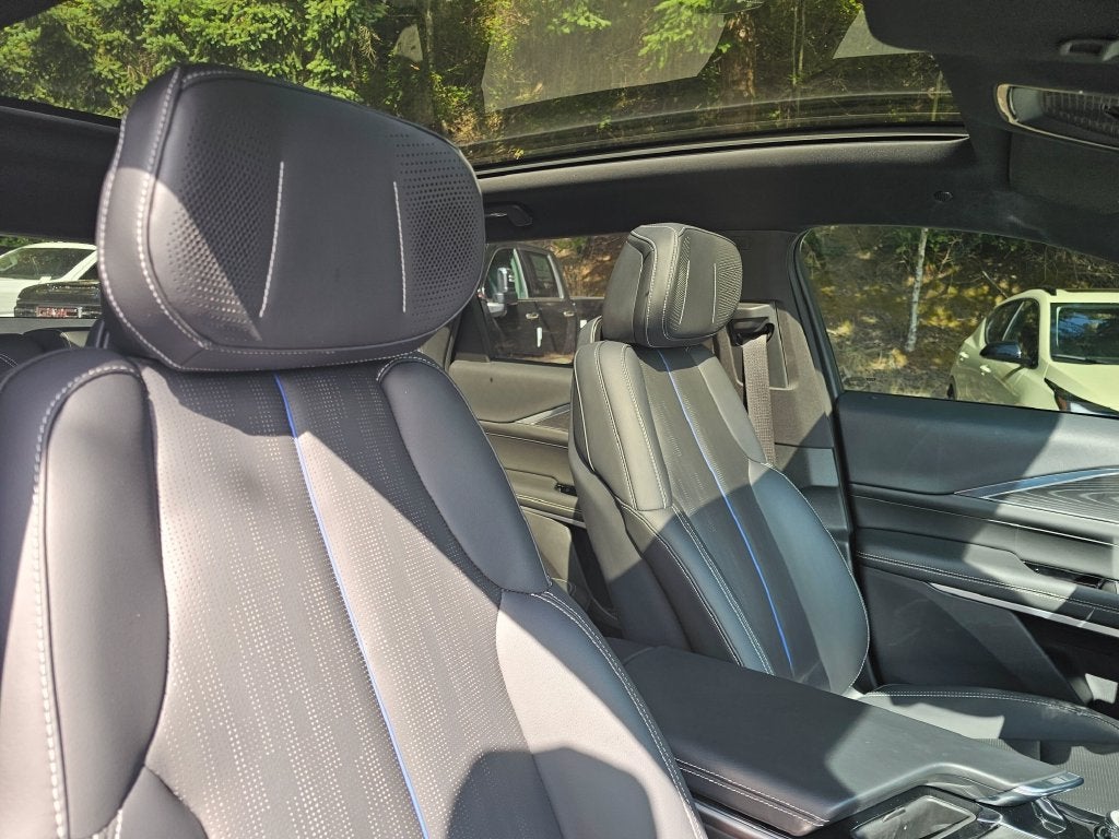 2024 Cadillac LYRIQ Sport