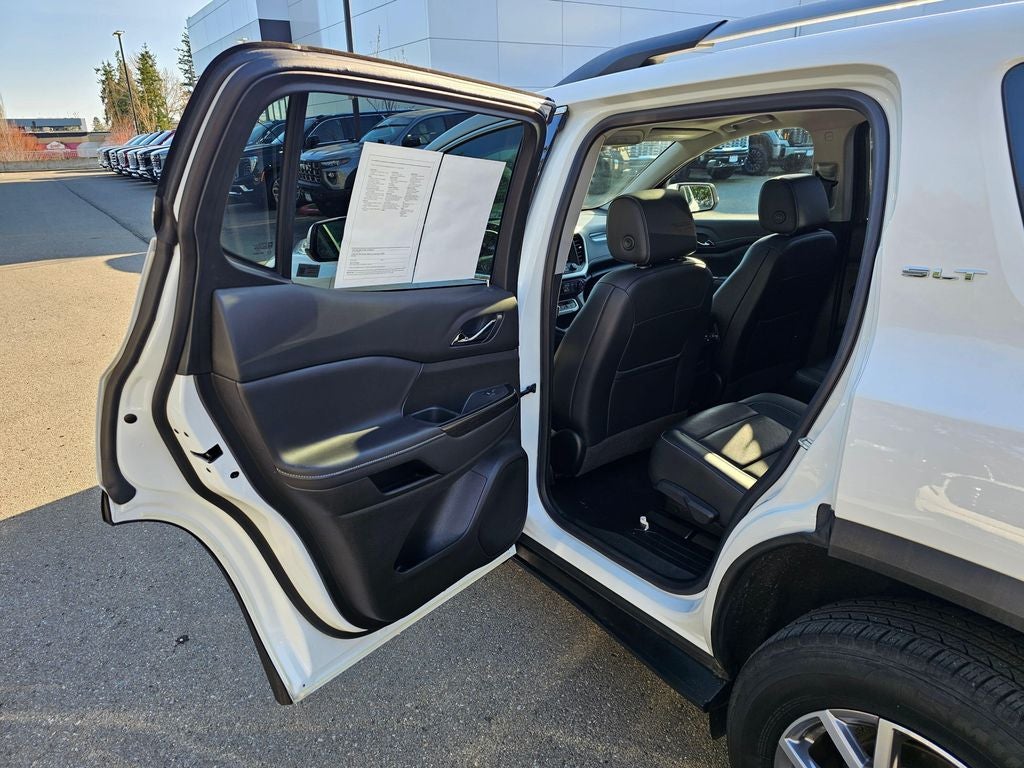 2021 GMC Acadia SLT