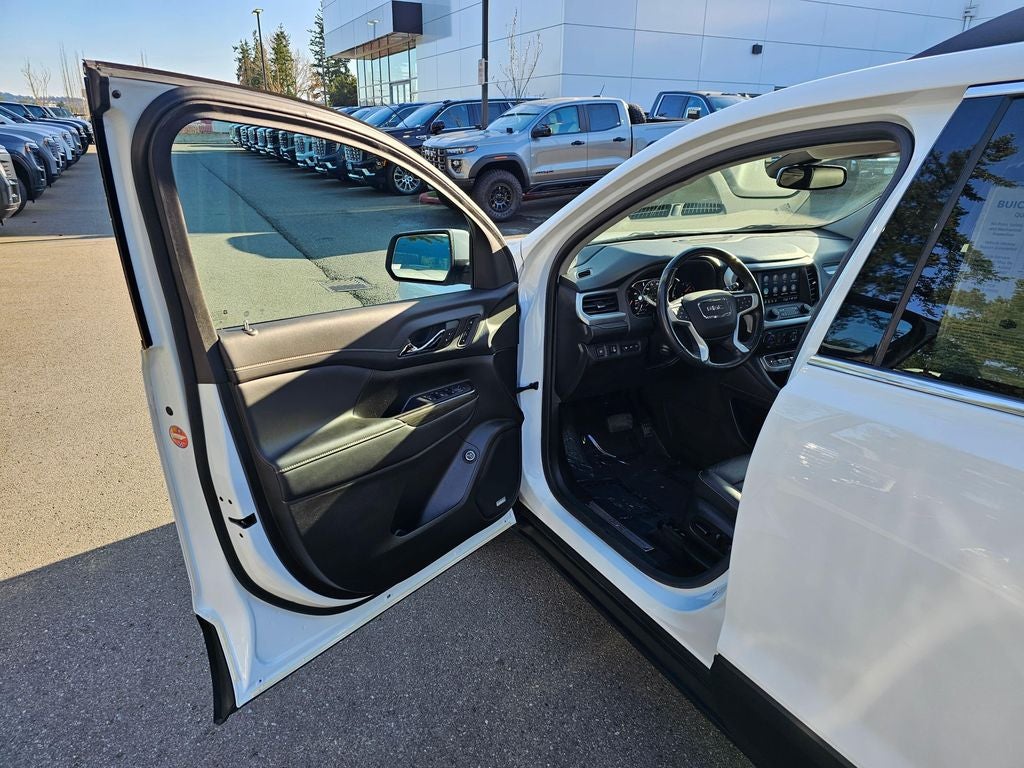 2021 GMC Acadia SLT
