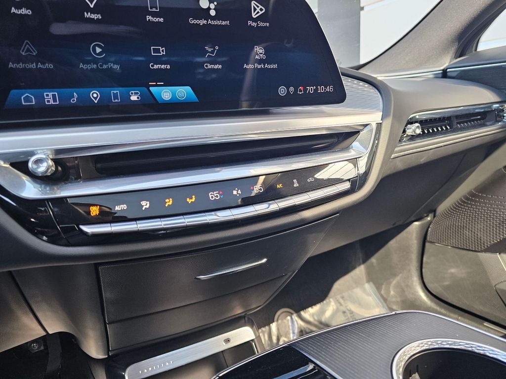 2024 Cadillac LYRIQ Sport