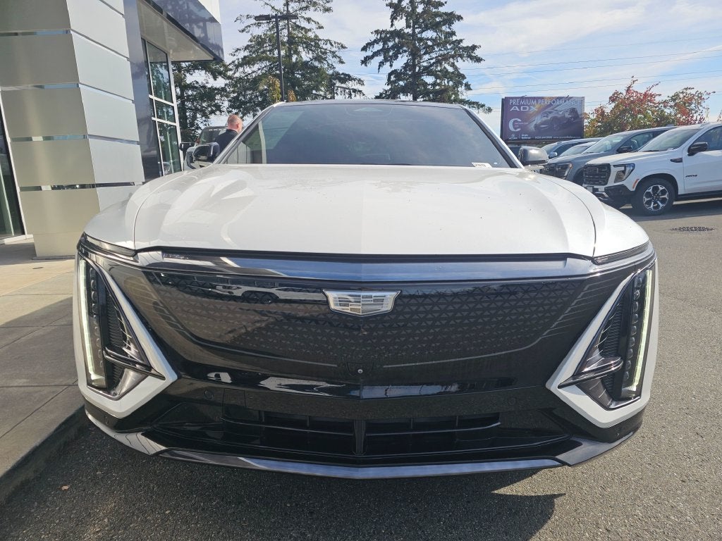 2024 Cadillac LYRIQ Sport