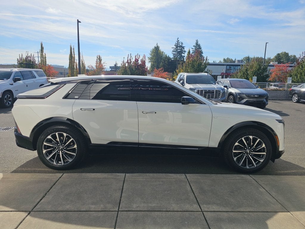 2024 Cadillac LYRIQ Sport