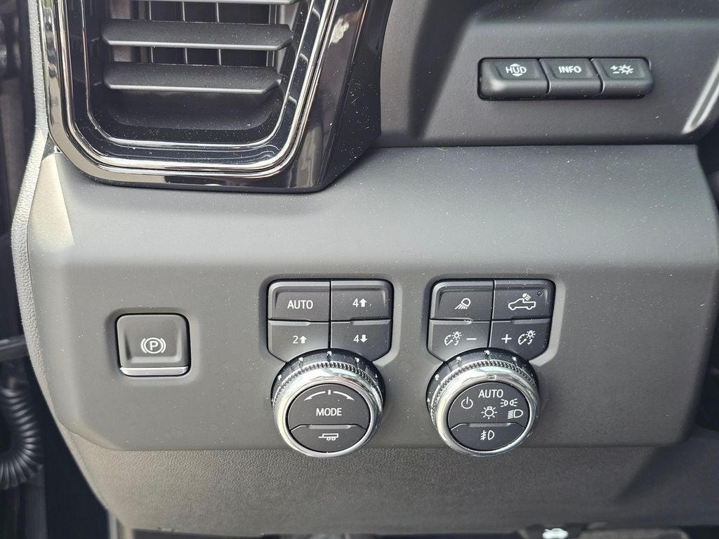 2025 GMC Sierra 1500 AT4X