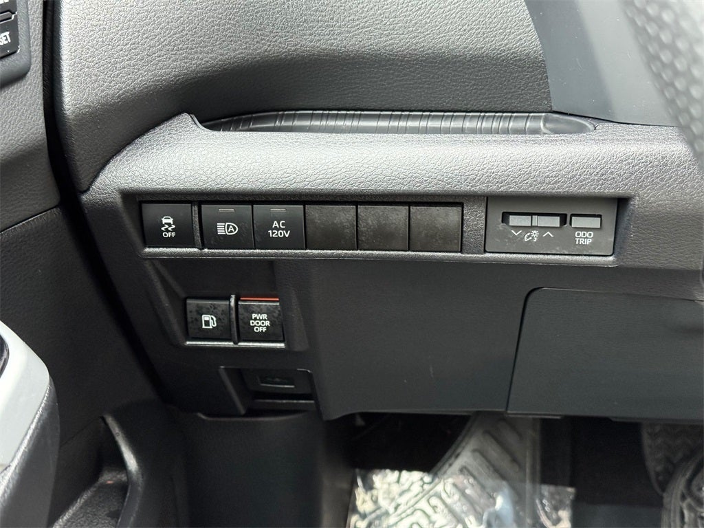 2025 Toyota Sienna XSE 7 Passenger