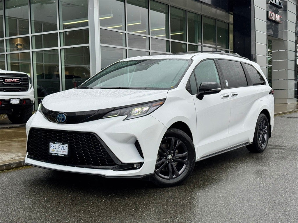 2025 Toyota Sienna XSE 7 Passenger
