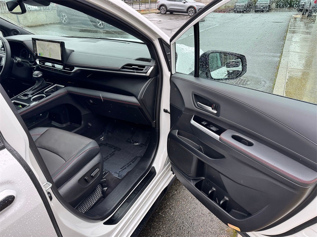 2025 Toyota Sienna XSE 7 Passenger