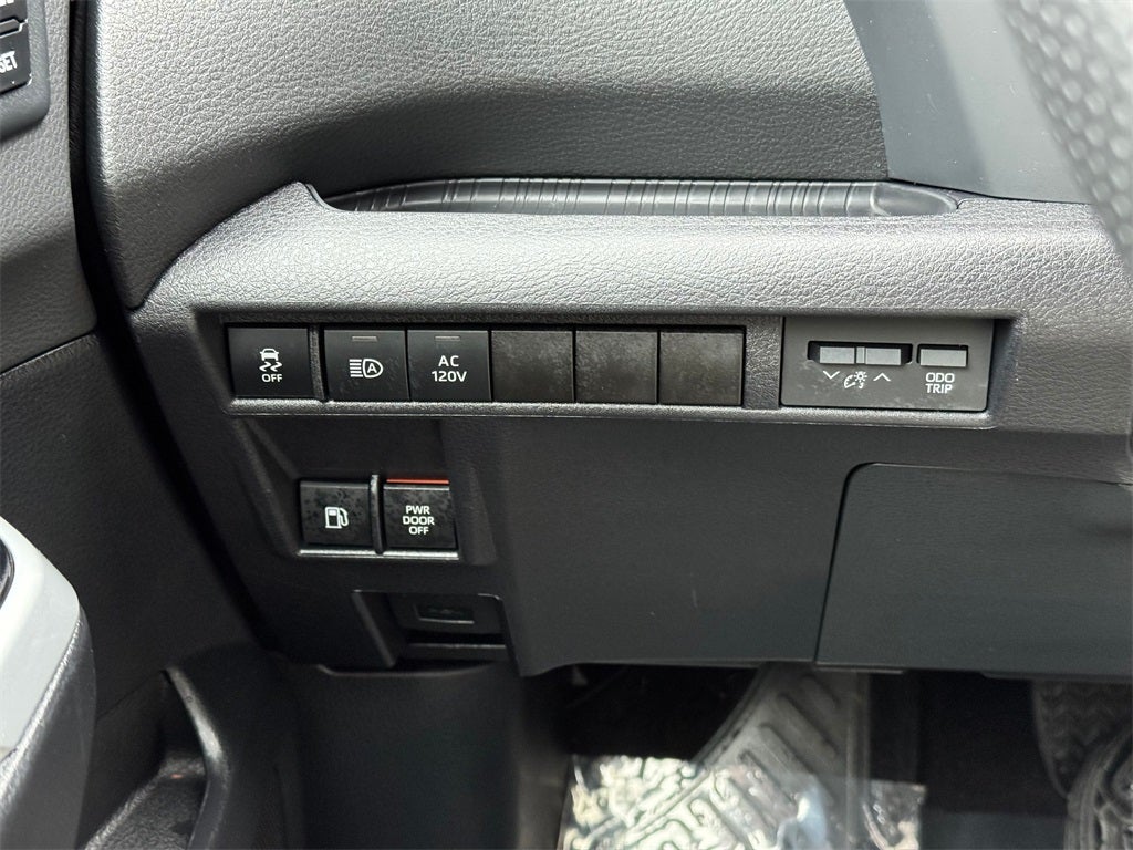 2025 Toyota Sienna XSE 7 Passenger