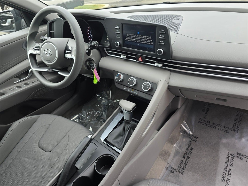 2022 Hyundai Elantra SE