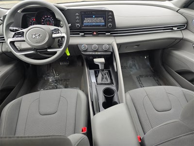 2022 Hyundai Elantra SE