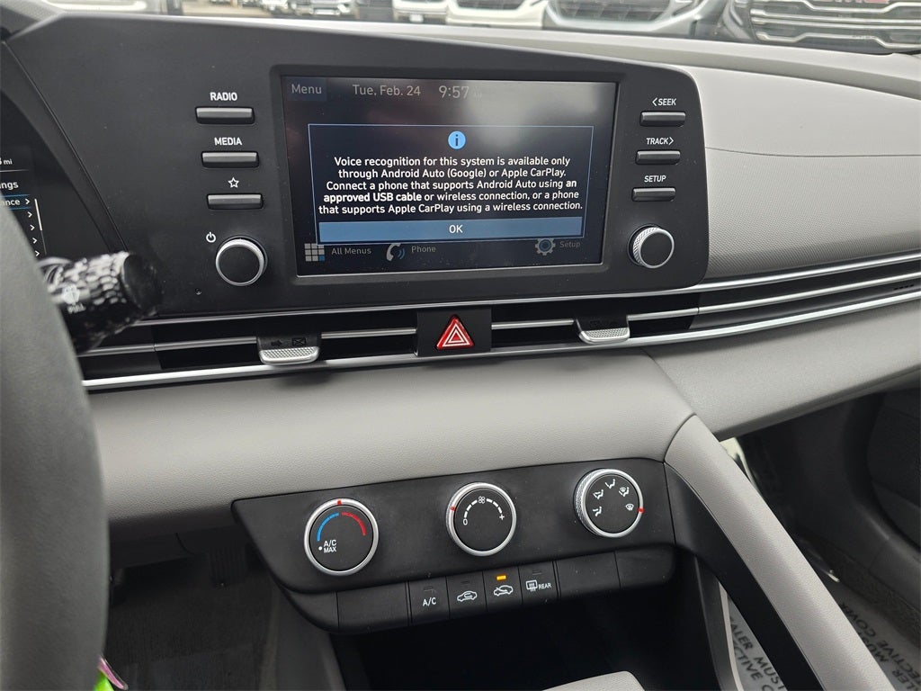 2022 Hyundai Elantra SE