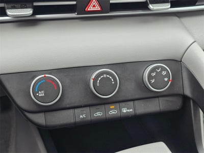 2022 Hyundai Elantra SE