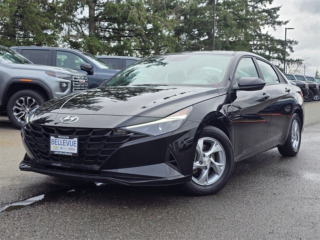 2022 Hyundai Elantra SE