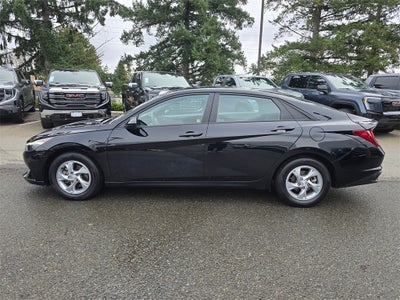 2022 Hyundai Elantra SE