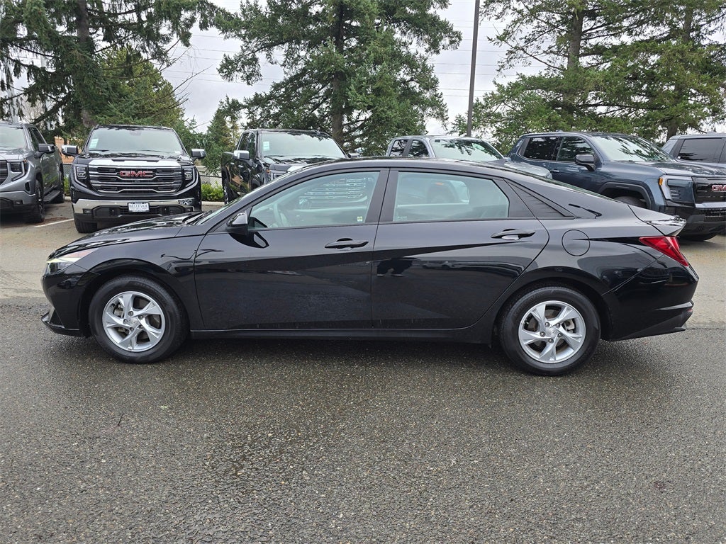 2022 Hyundai Elantra SE