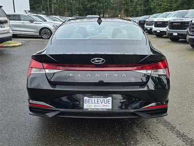 2022 Hyundai Elantra SE