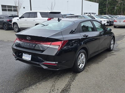 2022 Hyundai Elantra SE