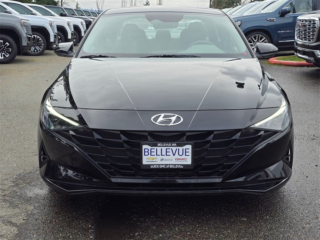 2022 Hyundai Elantra SE