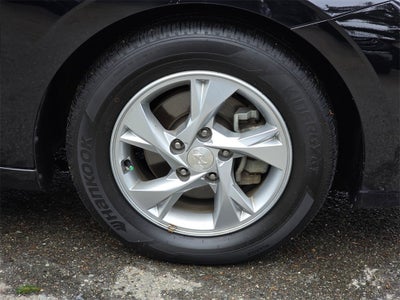 2022 Hyundai Elantra SE