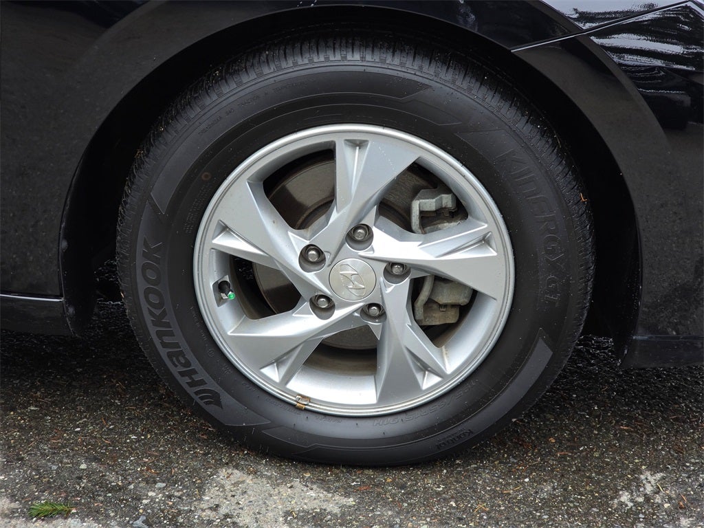 2022 Hyundai Elantra SE