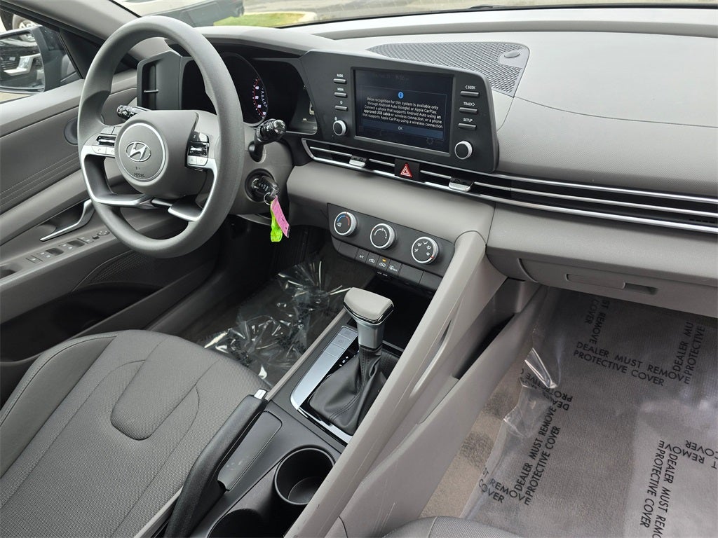 2022 Hyundai Elantra SE