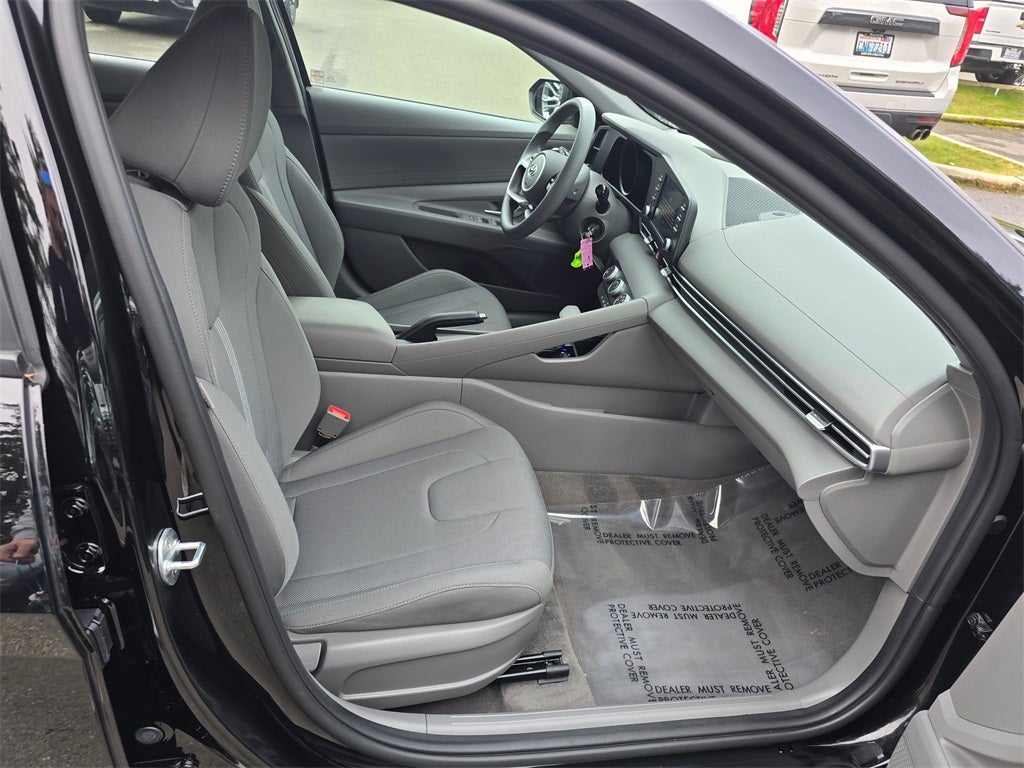 2022 Hyundai Elantra SE