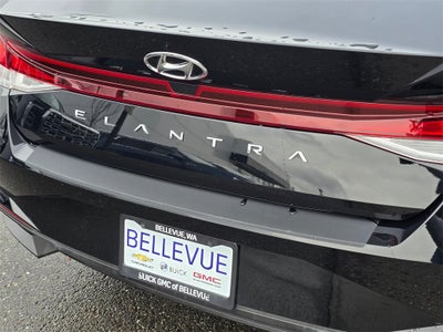 2022 Hyundai Elantra SE