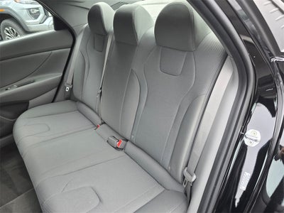 2022 Hyundai Elantra SE