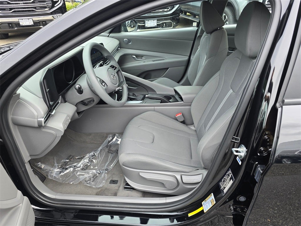 2022 Hyundai Elantra SE