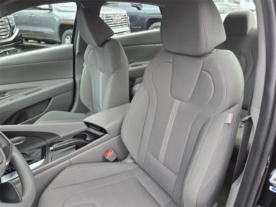 2022 Hyundai Elantra SE