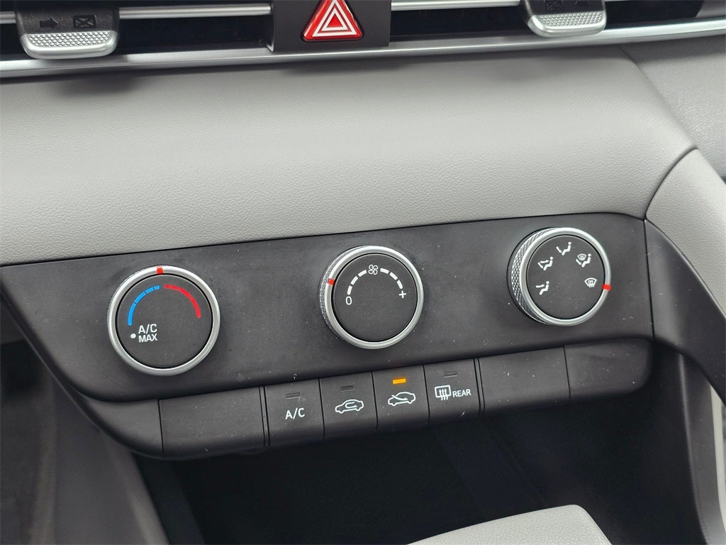 2022 Hyundai Elantra SE