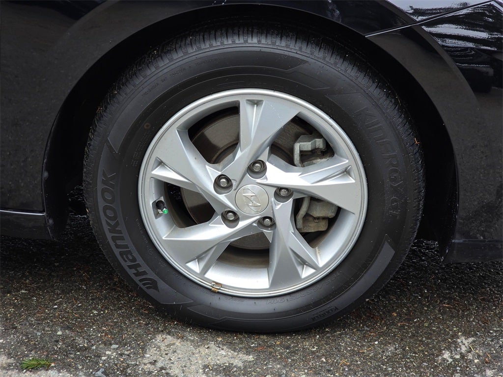 2022 Hyundai Elantra SE