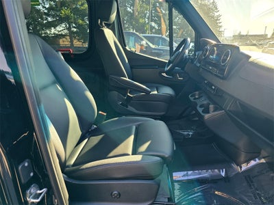 2022 Mercedes-Benz Sprinter 2500 Passenger 170 WB High Roof