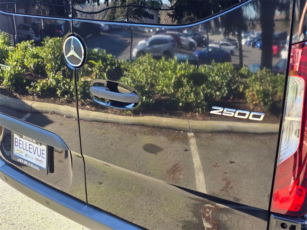 2022 Mercedes-Benz Sprinter 2500 Passenger 170 WB High Roof