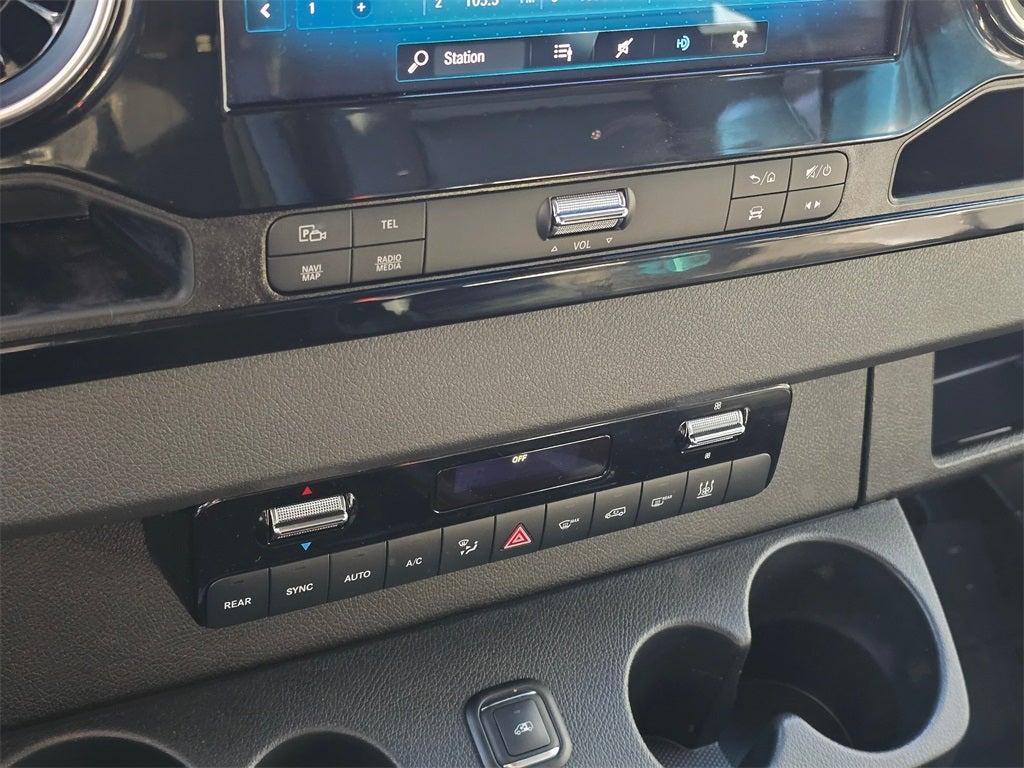 2022 Mercedes-Benz Sprinter 2500 Passenger 170 WB High Roof