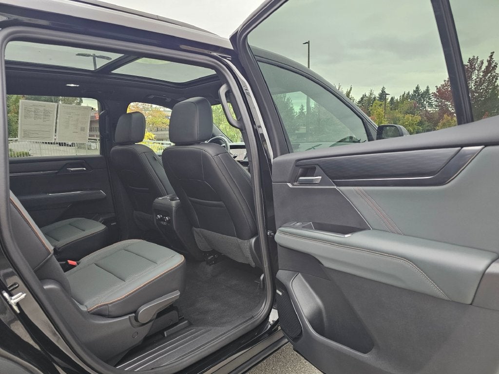 2024 GMC Acadia AT4