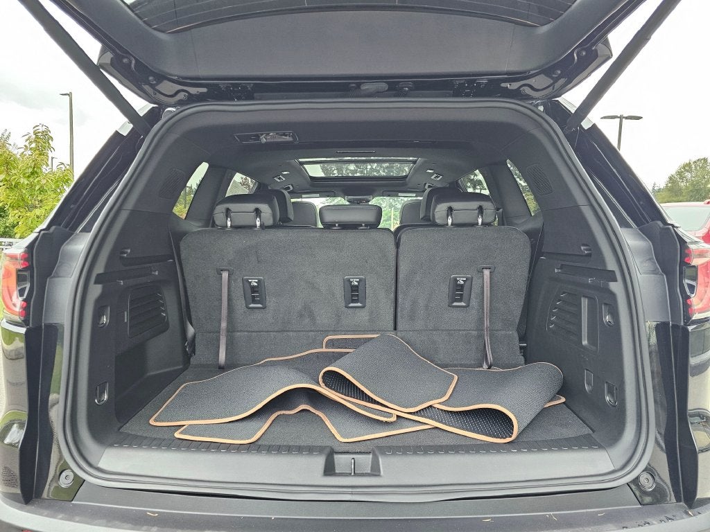 2024 GMC Acadia AT4