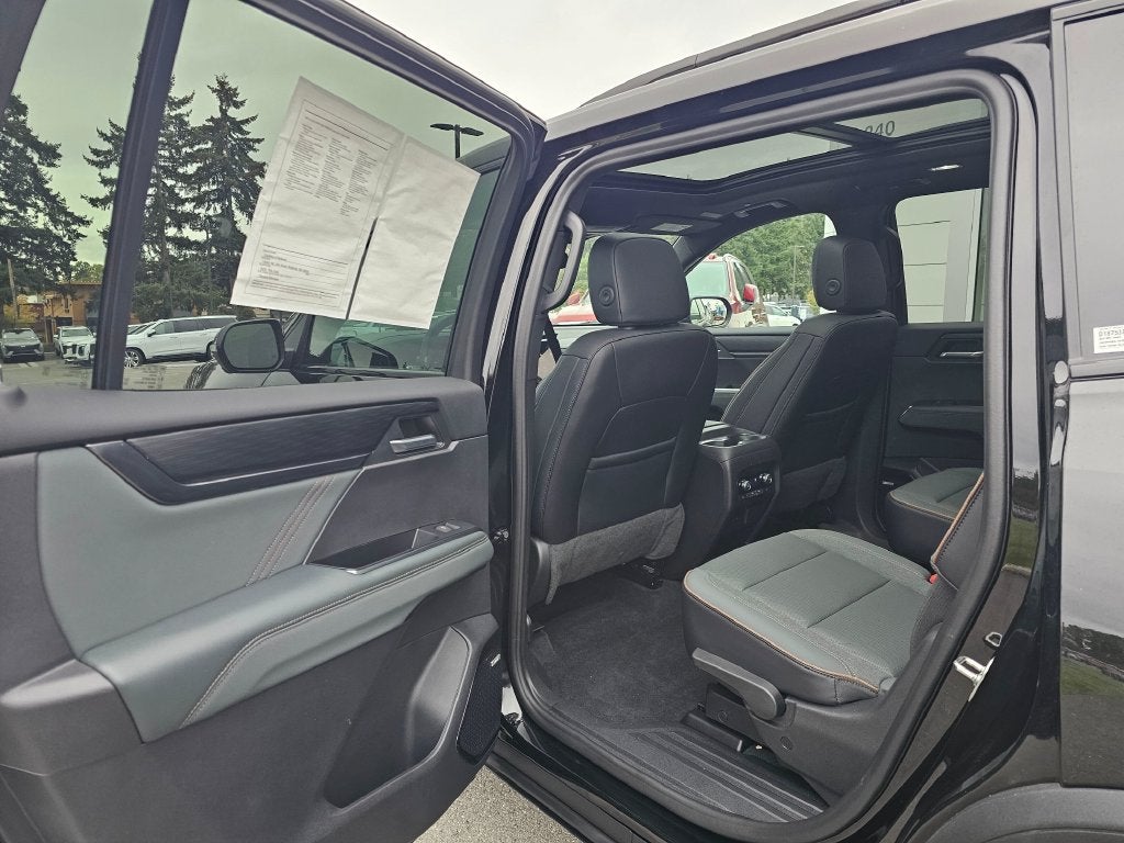 2024 GMC Acadia AT4