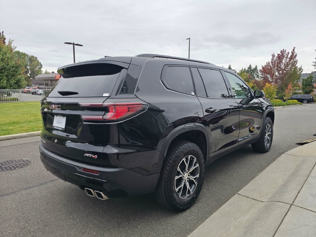 2024 GMC Acadia AT4
