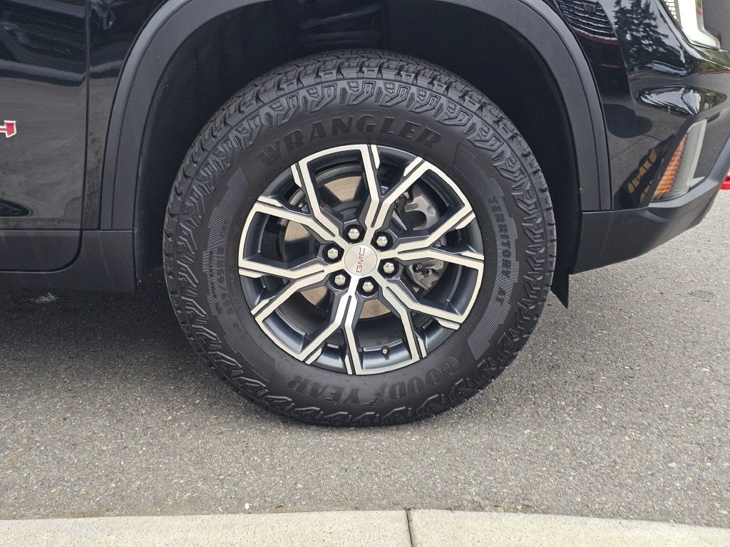 2024 GMC Acadia AT4