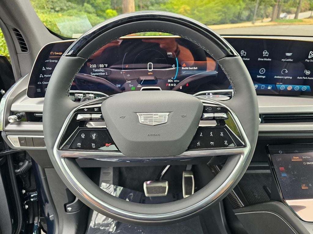 2027 Cadillac VISTIQ Luxury