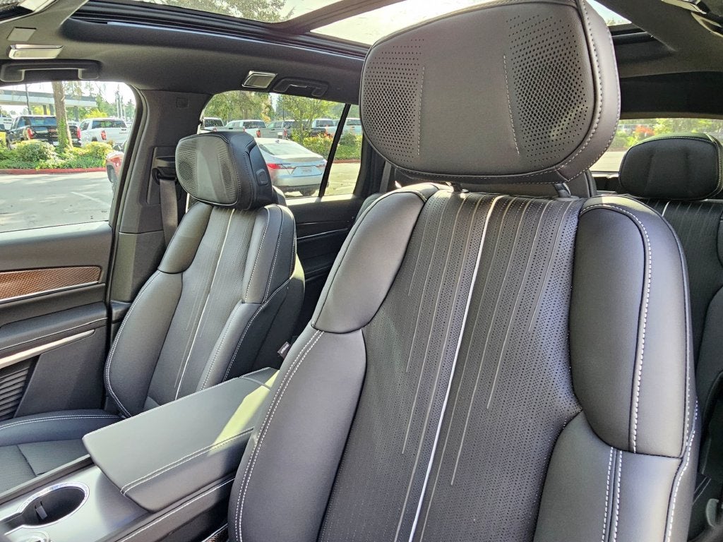 2027 Cadillac VISTIQ Sport