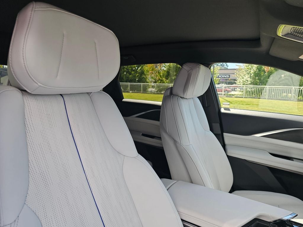 2024 Cadillac LYRIQ Luxury