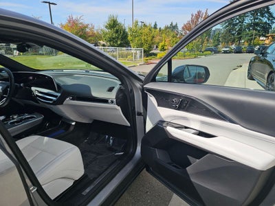 2024 Cadillac LYRIQ Luxury