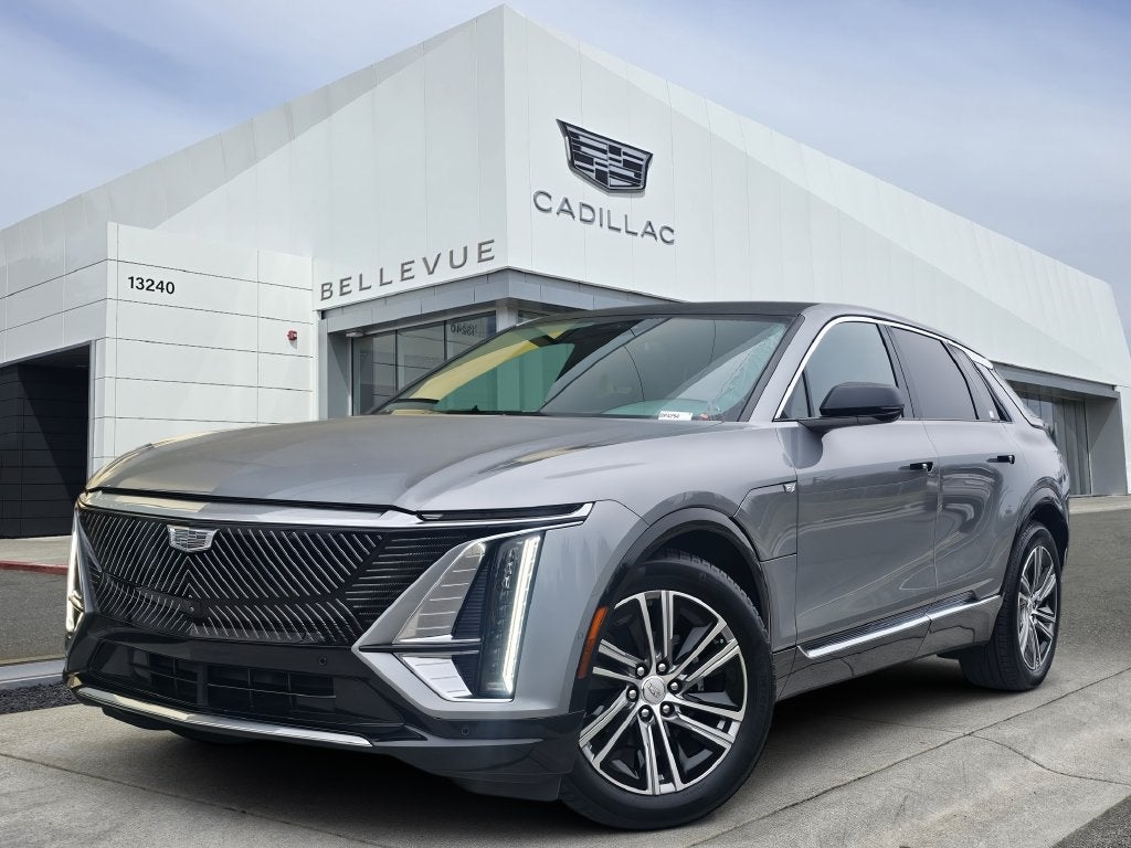 2024 Cadillac LYRIQ Luxury 2