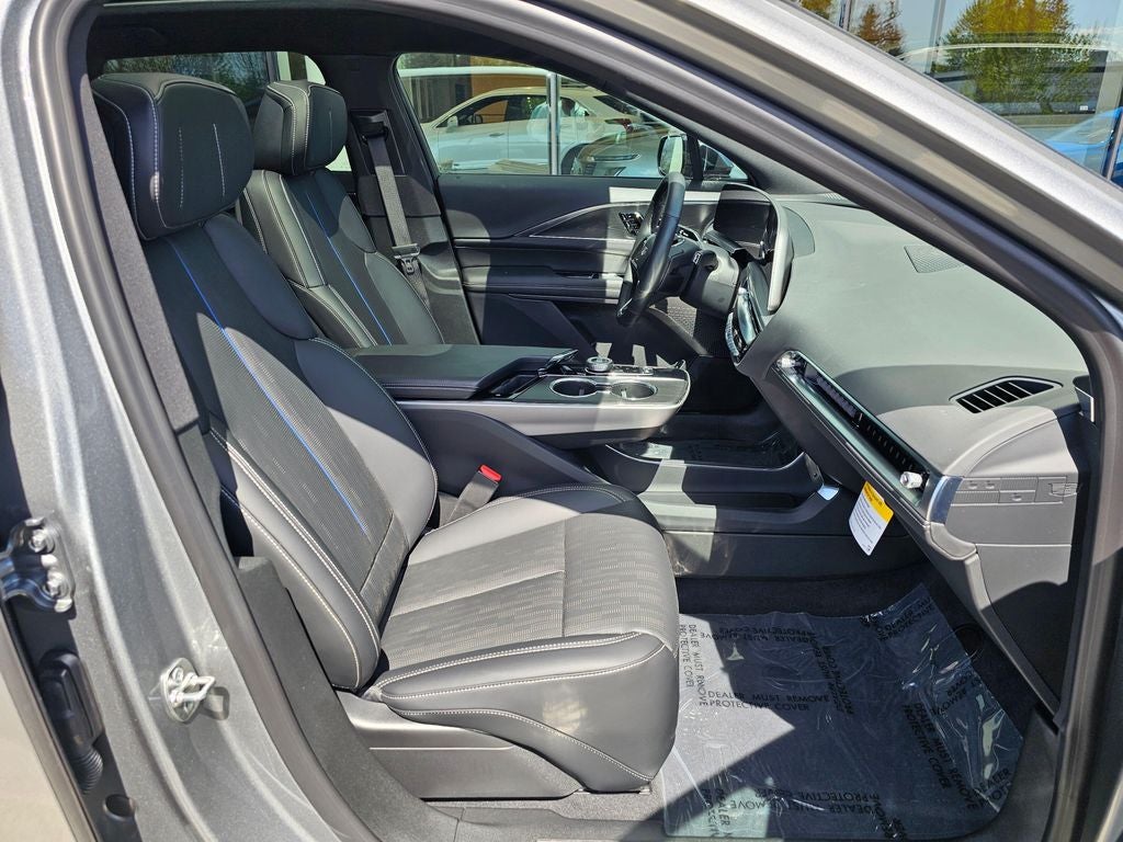 2025 Cadillac LYRIQ Sport
